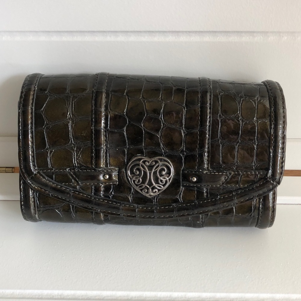 ✨Brighton Green Croc Clutch Wallet